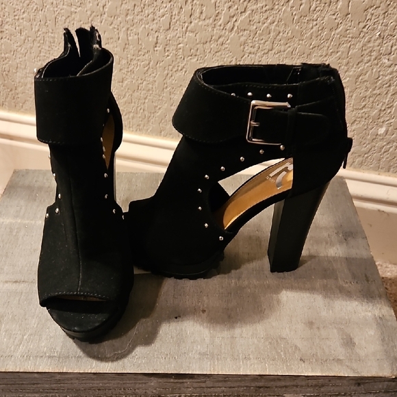 Report Black Studded Peep-Toe Heeled Boots - Picture 4 of 5